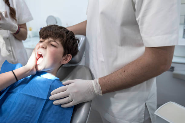 Best Emergency Tooth Extraction in Moodus, CT